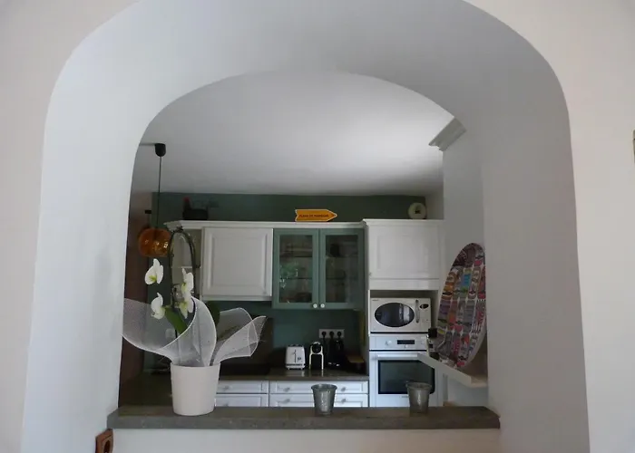 A 80m De La Avec Piscine